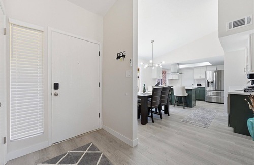 Bellair House | Endless Summer-2 BR 2 BA newly renovated: Close to Phoenix Scottsdale & Glendale