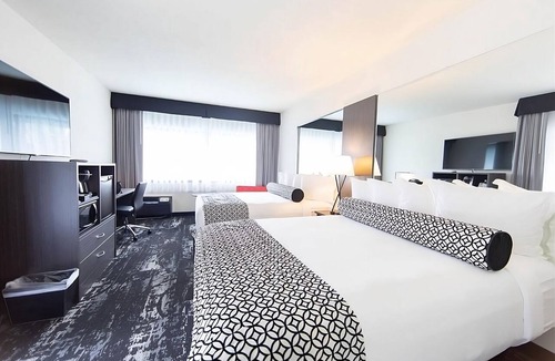 Riverside Hotel | Enjoy a Hassle-Free Stay! Pet-Friendly, Near Mobius Children's Museum