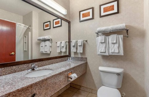 Castle Rock House | Enjoy a spacious suite near Castle Rock attractions!