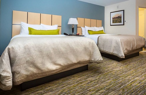 Sidney House | Enjoy a Wonderful Stay in a Fully Furnished Suite