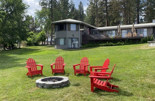 Kings Point House | Enjoy Mountain views at this lakefront home. Perfect for your family vacation.