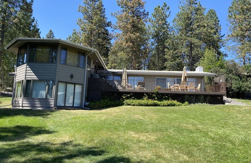 Kings Point House | Enjoy Mountain views at this lakefront home. Perfect for your family vacation.