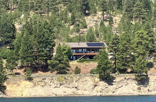 Helena Condo | Enjoy Stunning Lake & Mountain Views. Swedish, Beachy 2 bdrms/1 bath w/Hot Tub