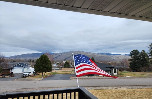 Missoula House | Enjoy the peaceful atmosphere of Lolo! No cleaning fee!
