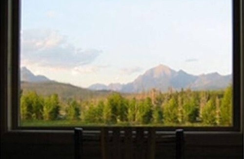 Polebridge Cabin | Enjoy Untouched Nature yet some of the Conveniences of Home!