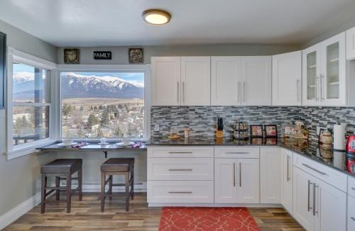 Eureka House | Eureka Getaway with Hot Tub and Mountain Views!