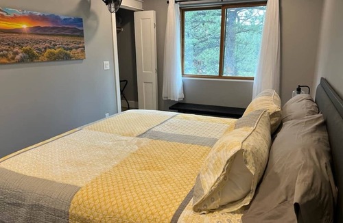 Lake George House | Experience the best of The Colorado Mountains