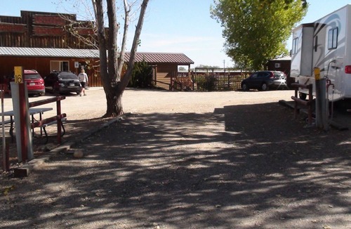 Escalante House | Extended RV Site (up to 45'), Pull Through, Full Hookup (30/50 amp)