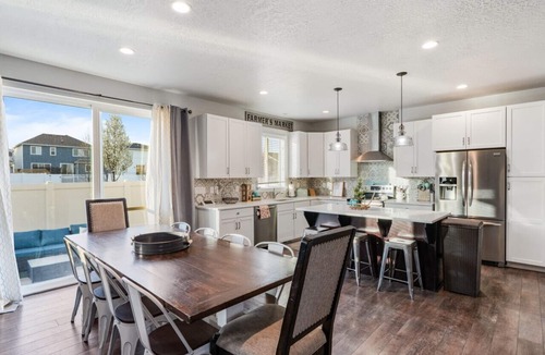 Bluffdale House | Extended Stay Home w/Hot Tub & Yard