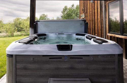 Ashton Cabin | Fall River Cabin-4 Master Suites, Fire Pit, Hot Tub & Games!