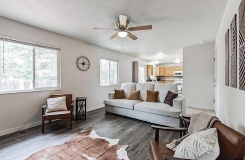 West Westminster House | Family Friendly 3 bedroom 2 bathroom Home