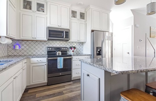 Miami Park House | Family-Friendly Beach Getaway | Hot Tub + Fire Pit