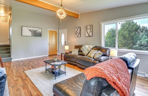 Billings House | Family-Friendly Billings Getaway w/ Private Deck
