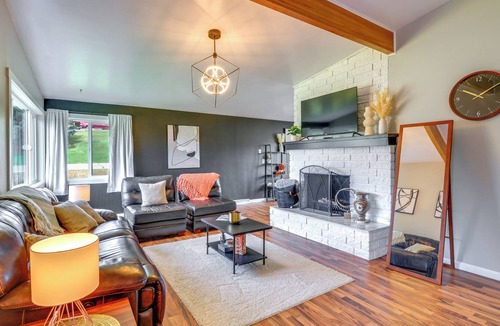 Billings House | Family-Friendly Billings Getaway w/ Private Deck