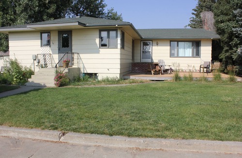 Fort Shaw House | Family Friendly Cozy Farmhouse