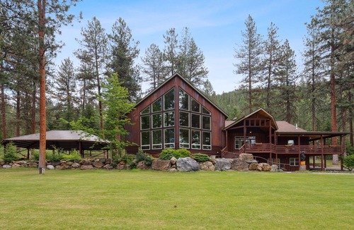 Superior Cabin | Family friendly lodge just west of Missoula