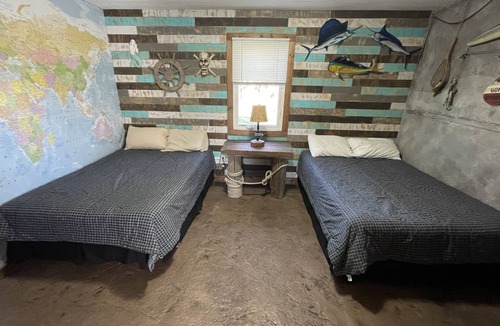 Chamberlain Cabin | Family-friendly, quiet and peaceful acreage minutes from the Missouri River.