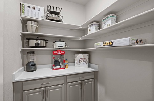 Monument House | Family Fun Retreat-Air Force-Hot Tub, Game Room