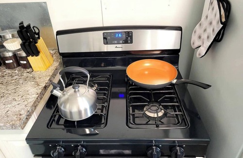 Lyman Cottage | Firepit | off I-80 | Private Carport |1BR | Pets