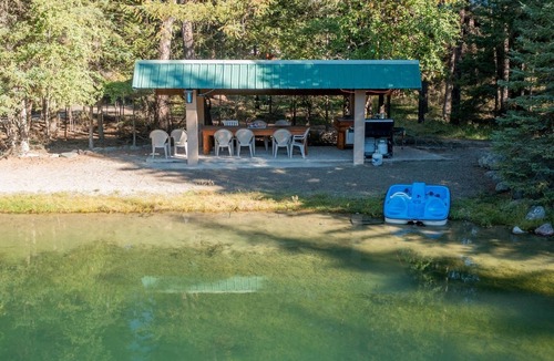 Eureka Cabin | Fishing Cabin in the Woods