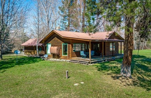 Stevensville House | Fishing Lodge