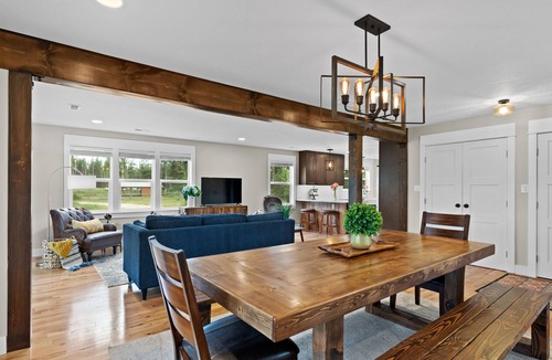 Florence House | Florence Farmhouse | Scenic Location | ♛ King & Queen Beds