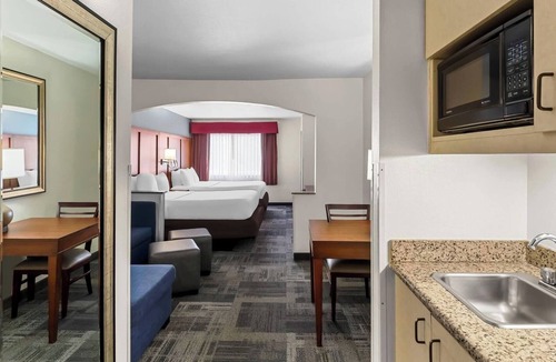 Englewood Hotel | Four Playful Suites Near Denver Tech, Dining, Shops & Entertainment