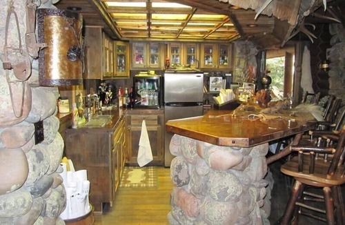Bozeman House | Four Seasons Log Guest House