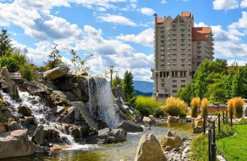 Coeur d'Alene Hotel | Fresh Modern Retreat 5 Min to CDA Lake And Vibrant Downtown