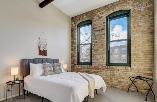 Warehouse District Apartment | Frontdesk | 2 BR Studio Apt by Mill City Museum