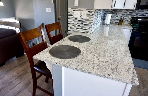 Kensington House | Fully Furnished Midtown Home
