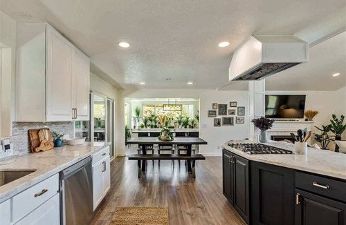 Bountiful House | Game Room, Pickleball Courts & Golf Course Close