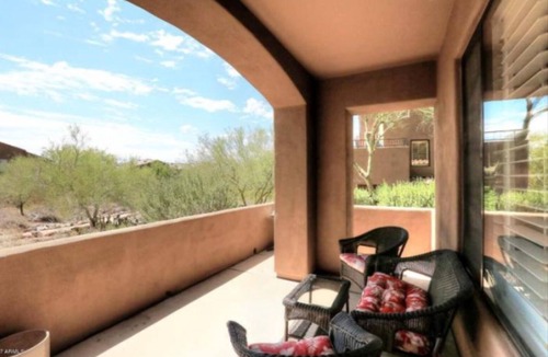 North Scottsdale Condo | GATED UPGRADED CONDO IN HIGHLY DESIRABLE SCOTTSDALE LOCATION