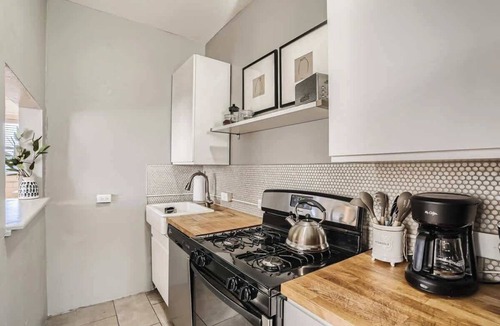 City Park West Apartment | Gaylord by Modern Midstay/1Block to CityPark #G2