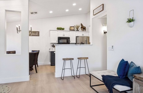 Gilbert Ranch House | Gilbert Ranch Relaxing Home