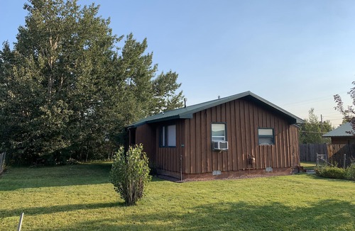 East Glacier Park Village House | Glacier Get Away Cabin-Great rates. Convenient location, clean, comfy, mtn view.