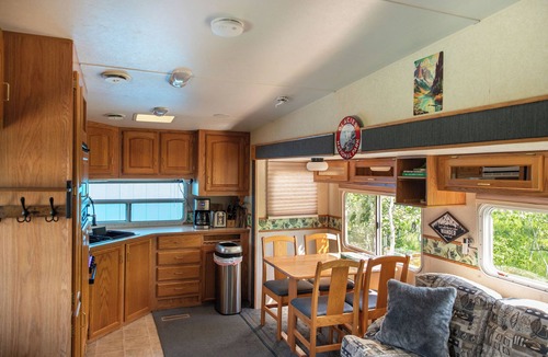 Babb House | Glacier Vista - 30’ Glamping Trailer near Glacier Park. Paradise in the forest.