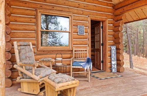 Corvallis Cabin | GLAMPING at it's best in 2025! Visit ournCabin at Montana Mountain Time Farms!
