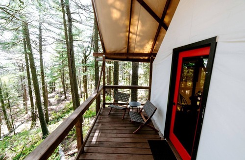 Beaver Bay RV Rental | Glamping Safari Tent for Romantic Escapes to the Minnesota Forest