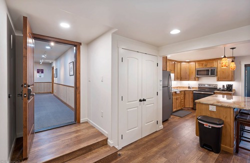 Bigfork Condo | Glieden Lodge Luxury Condo @ The Historical Grand View Building on Bigfork Bay