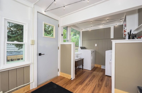 Anaconda House | Goosetown Getaway close to town