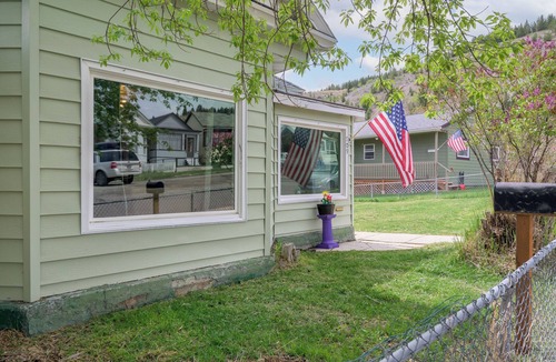 Anaconda House | Goosetown Getaway close to town