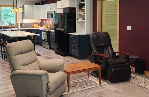 Carey Bay House | Gorgeous 2-bedroom home in Conkling Park-Dog friendly-perfect for relaxing stays