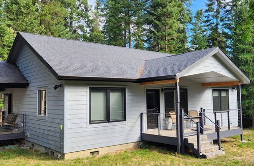 Carey Bay House | Gorgeous 2-bedroom home in Conkling Park-Dog friendly-perfect for relaxing stays