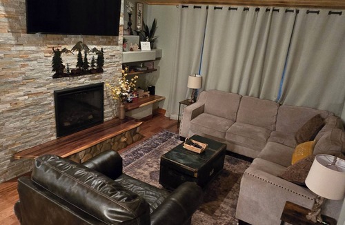 Overgaard Cabin | Gorgeous cabin in the heart of Bison Ranch