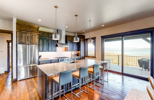 Lakeside House | Gorgeous lake-view cabin with game room & fireplaces - near Blacktail Mountain