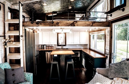Burbank House | Gorgeous Tiny House, Peaceful Hills, Amazing Views