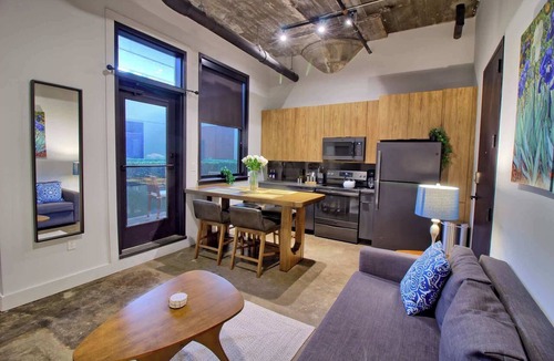 Midtown Hotel | Gorgeous Ultramodern 2BR Loft + Patio
