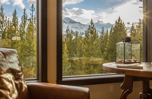 Big Sky House | Grand Estate with Ski-in/out! Private Deck with Hot Tub, and Grill! Fireplace &