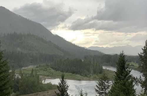 West Glacier House | Grandma’s Cabin, West Glacier riverfront kid/pet friendly, 1 mile from Glacier!